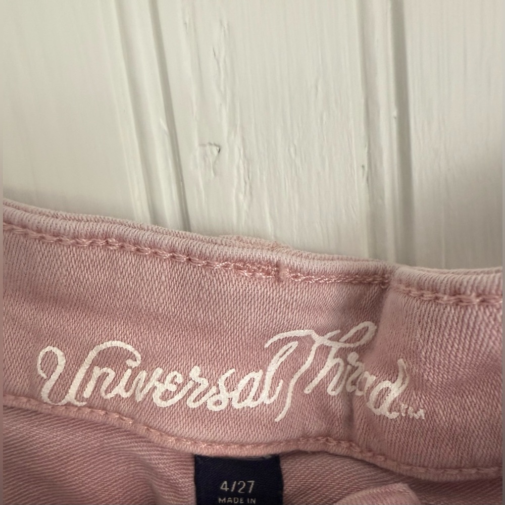 Universal Thread Mauve Denim Shorts Size 4 - Picture 2 of 3